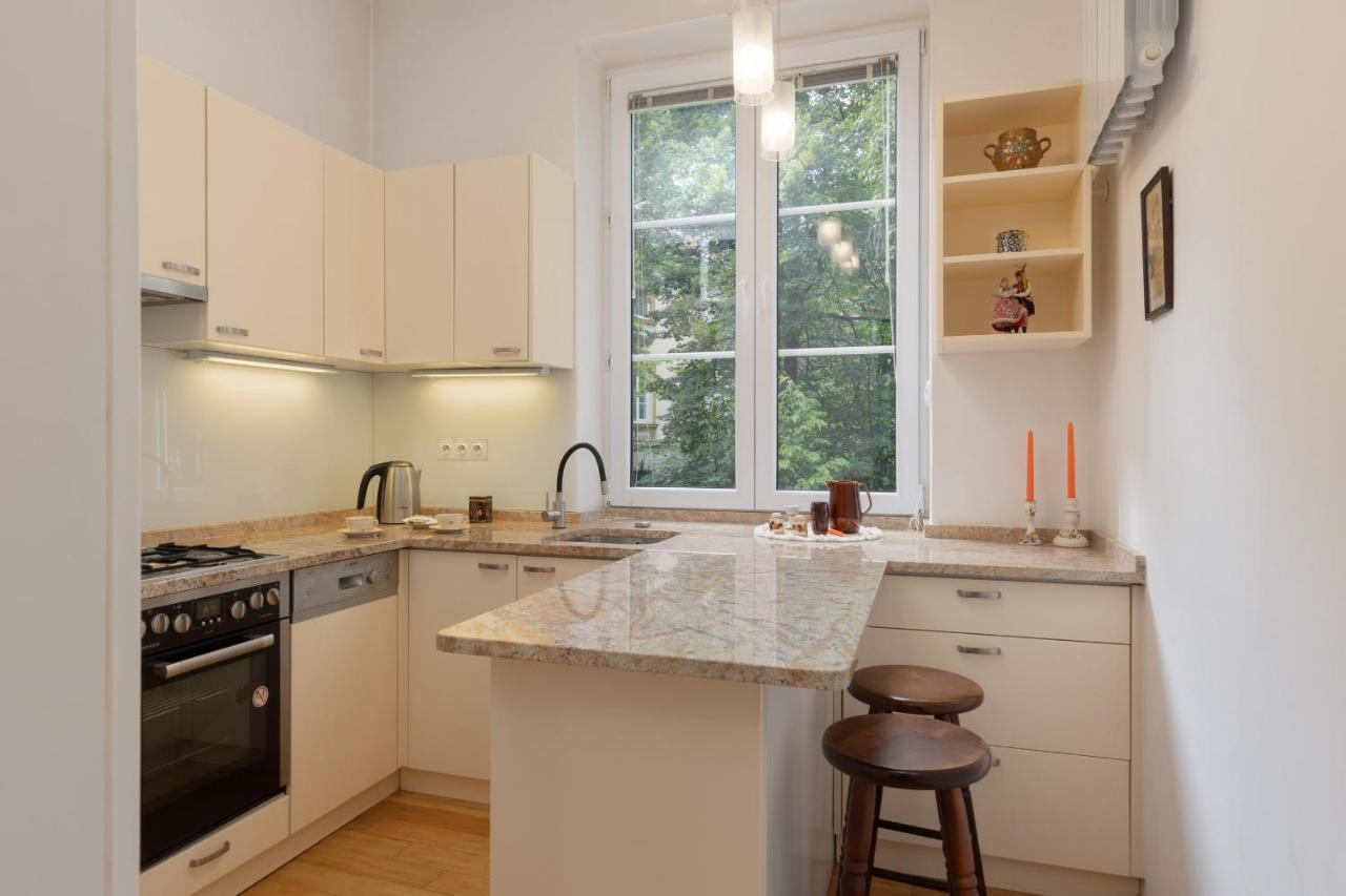 Warsaw New Town Square Apartment For 5 Guests By Noclegi Renters Esterno foto