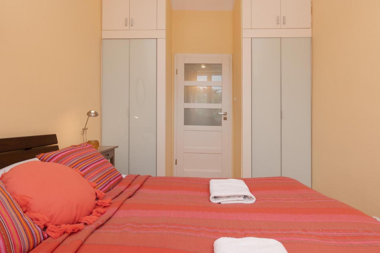 Warsaw New Town Square Apartment For 5 Guests By Noclegi Renters Esterno foto