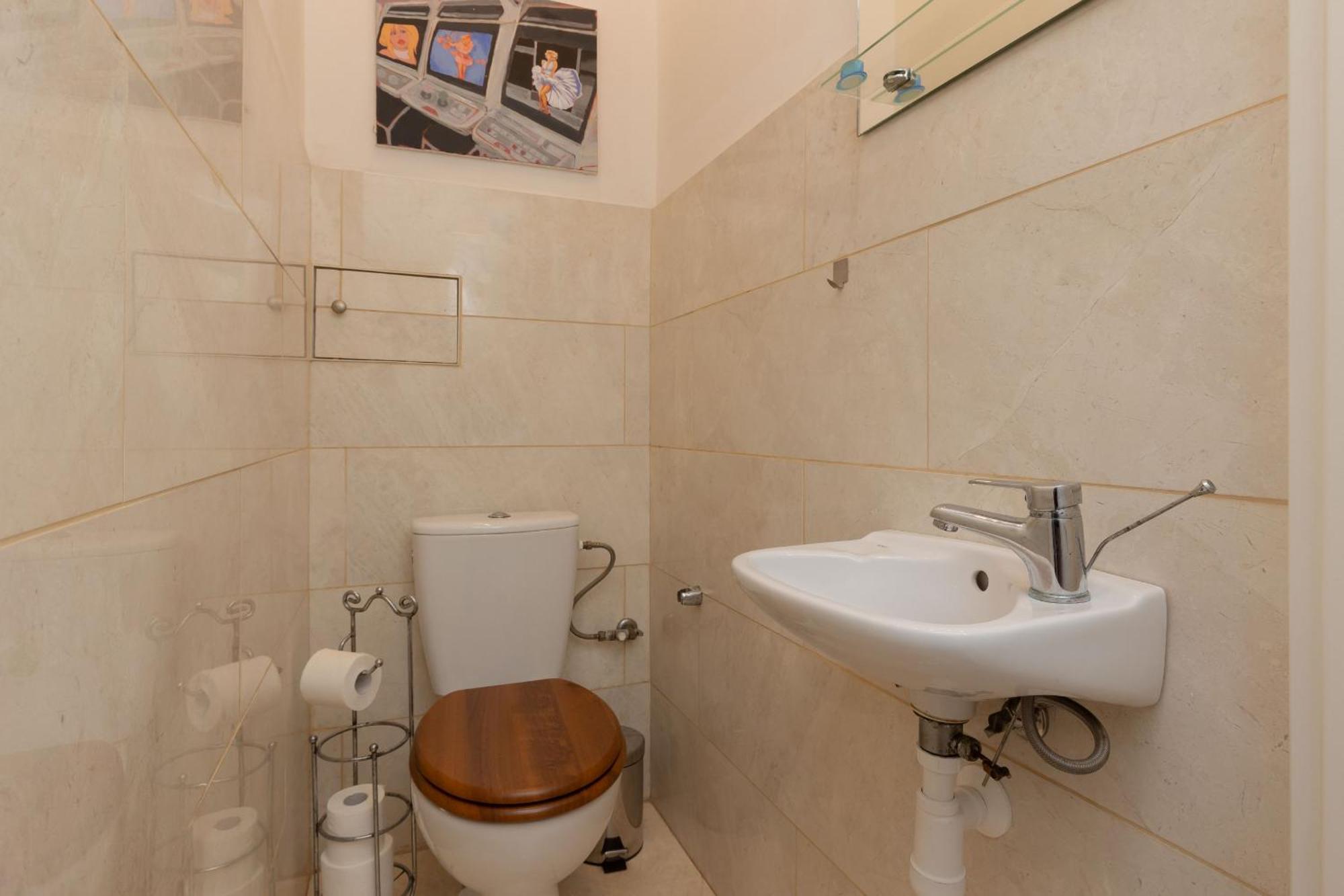 Warsaw New Town Square Apartment For 5 Guests By Noclegi Renters Esterno foto