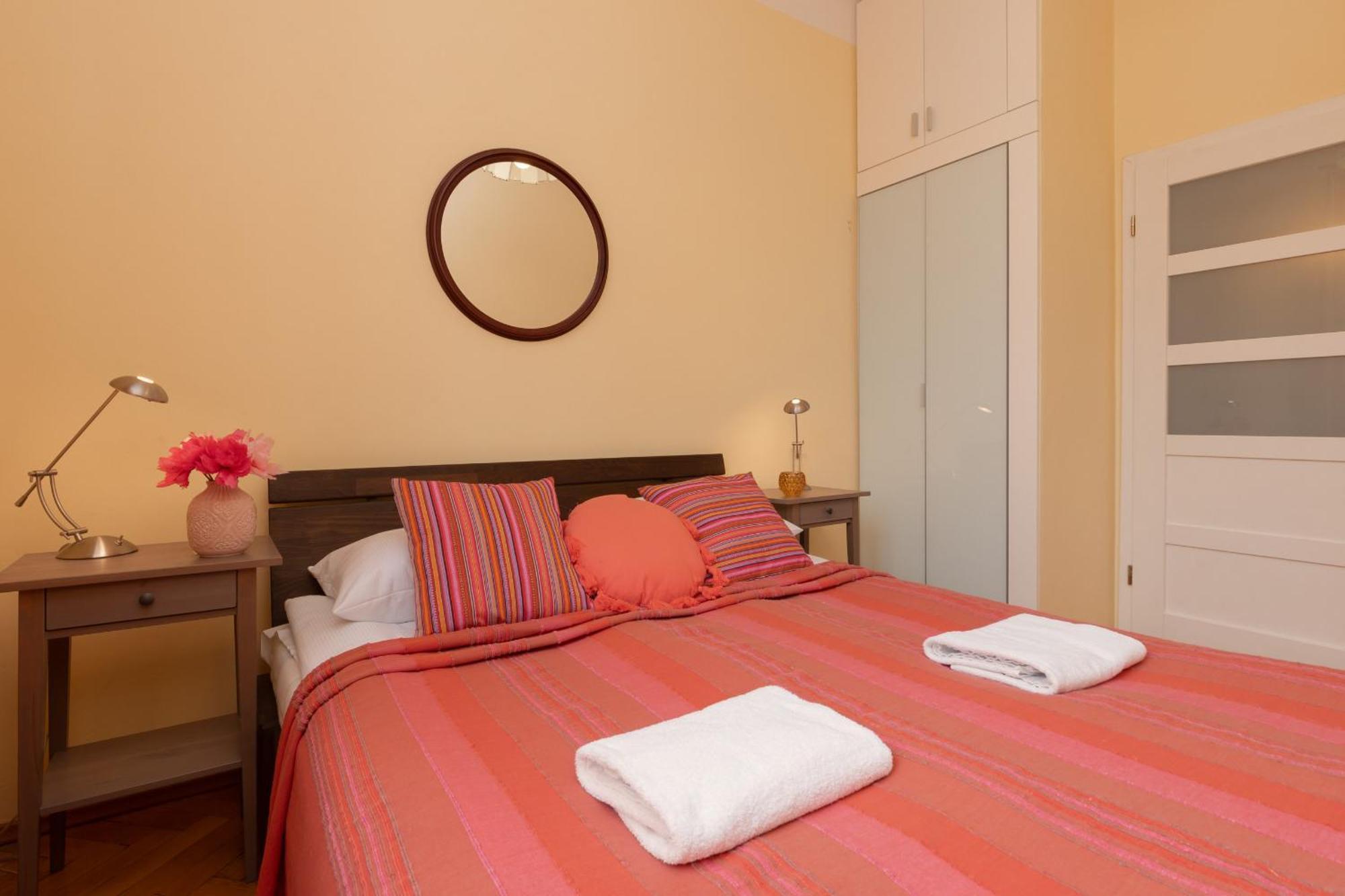 Warsaw New Town Square Apartment For 5 Guests By Noclegi Renters Esterno foto