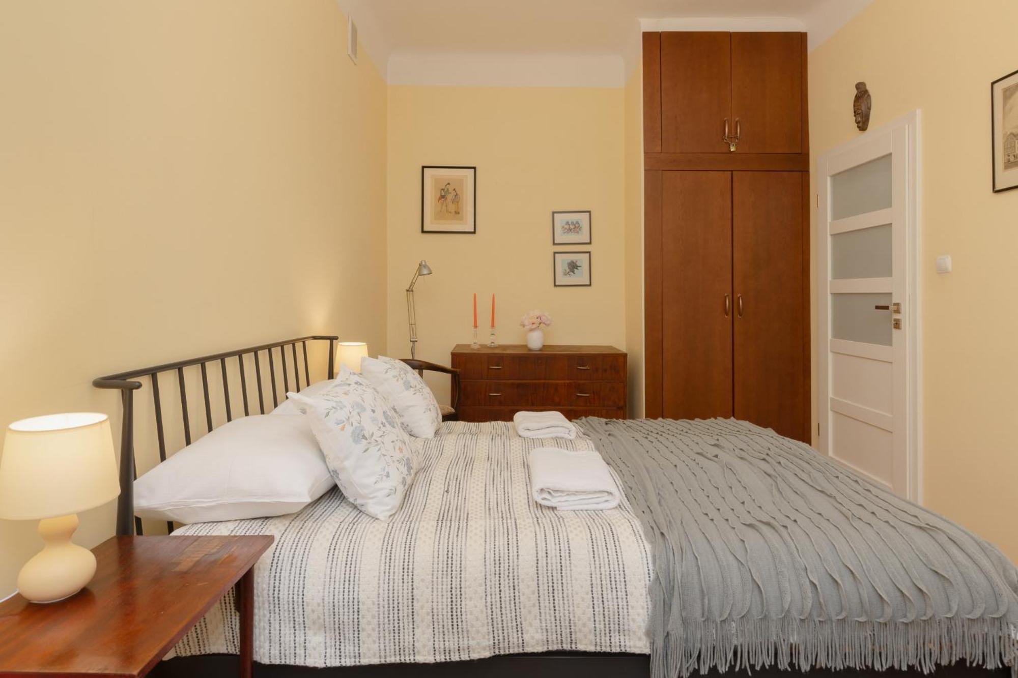 Warsaw New Town Square Apartment For 5 Guests By Noclegi Renters Esterno foto